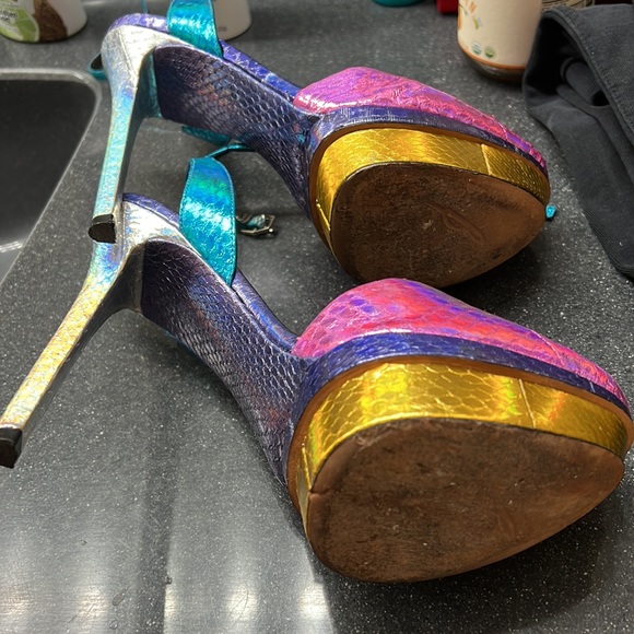 brian atwood fontanne - Picture 4 of 6